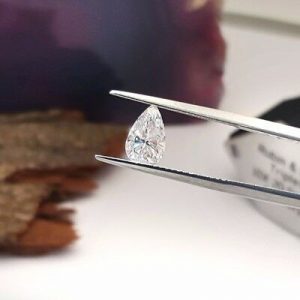 Kim cương nhân tạo Moissanite Pear 7x5
