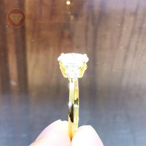 Nhẫn nữ kim cương nhân tạo moissanite chủ oval vàng 18k 2