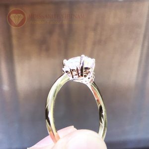 Nhẫn nữ kim cương nhân tạo moissanite chủ oval vàng hồng 18k 3
