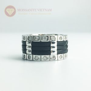 Nhẫn nam kim cương nhân tạo moissanite 3 line black 4