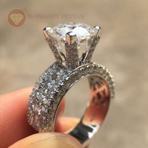 Nhẫn nam big boss xoàn mỹ moissanite chủ 10ly vàng trắng 18k 2