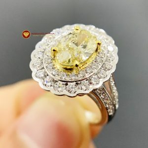 Nhẫn kim cương thiên nhiên nữ chủ oval yellow fancy 6x8 3