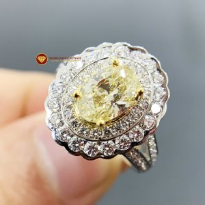 Nhẫn kim cương thiên nhiên nữ chủ oval yellow fancy 6x8 4