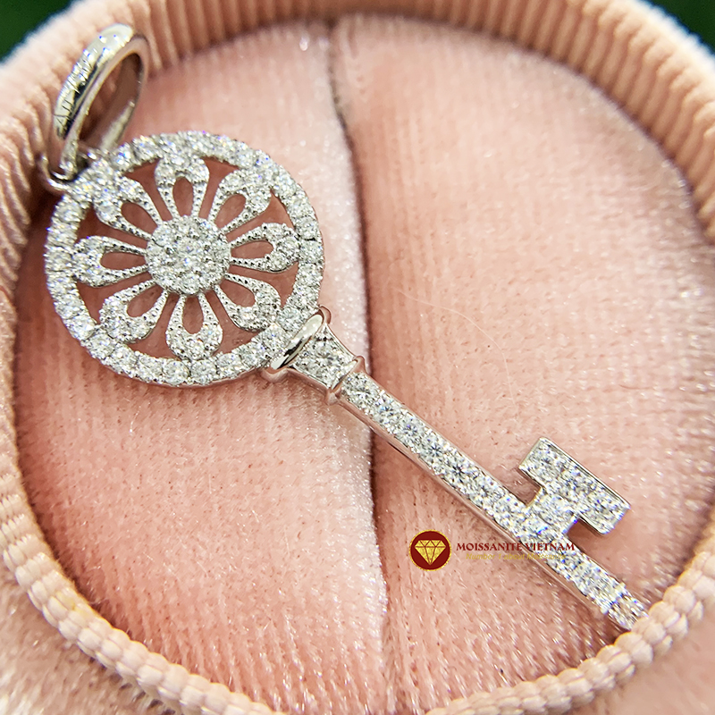 Mặt dây kim cương nữ chìa khoá vàng trắng