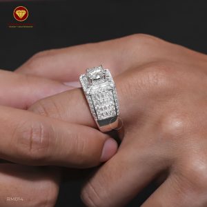 Alternative view of Nhẫn nam kim cương nhân tạo Moissanite – chủ tròn 7ly2 – RM014