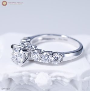 NHẪN NỮ KIM CƯƠNG NHÂN TẠO MOISSANITE – CHỦ TRÒN 6.3LY - RW003