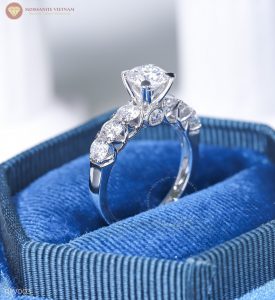NHẪN NỮ KIM CƯƠNG NHÂN TẠO MOISSANITE – CHỦ TRÒN 6.3LY - RW003