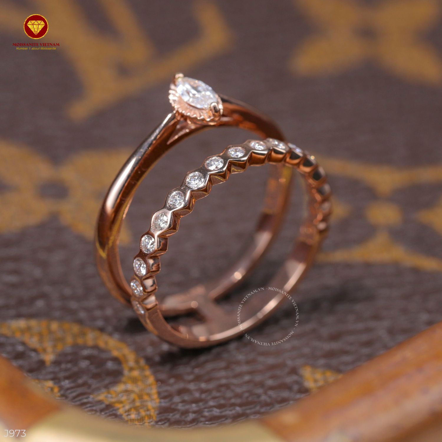 Alternative view of Nhẫn nữ kim cương moissanite vàng hồng - J973